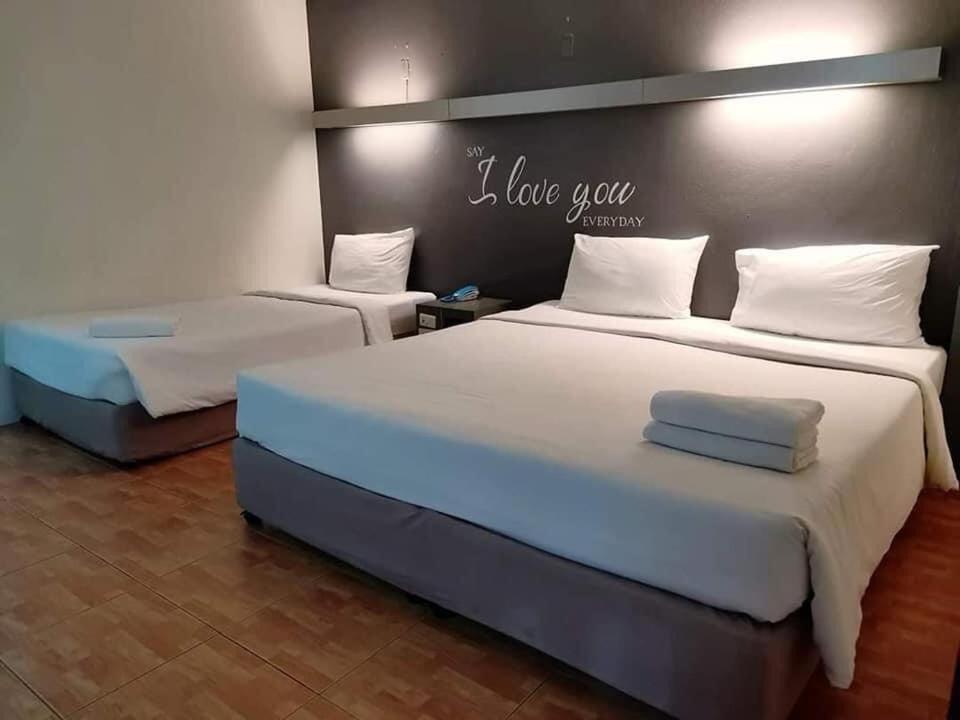 Bj City Hotel Surat Thani Esterno foto